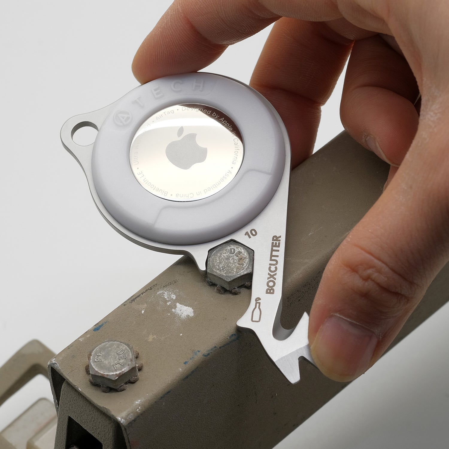 AirTag Multitool 5-in-1 Box Cutter